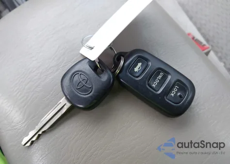 2003 Toyota Camry Le V6 from USA, damaged, VIN 4T1BF32K13U048123